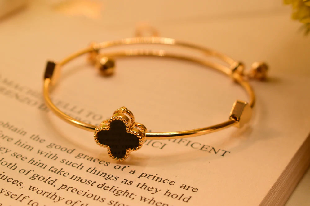 Beautiful Fancy Flower Design Gold Plated Bracelet for Girls/Women